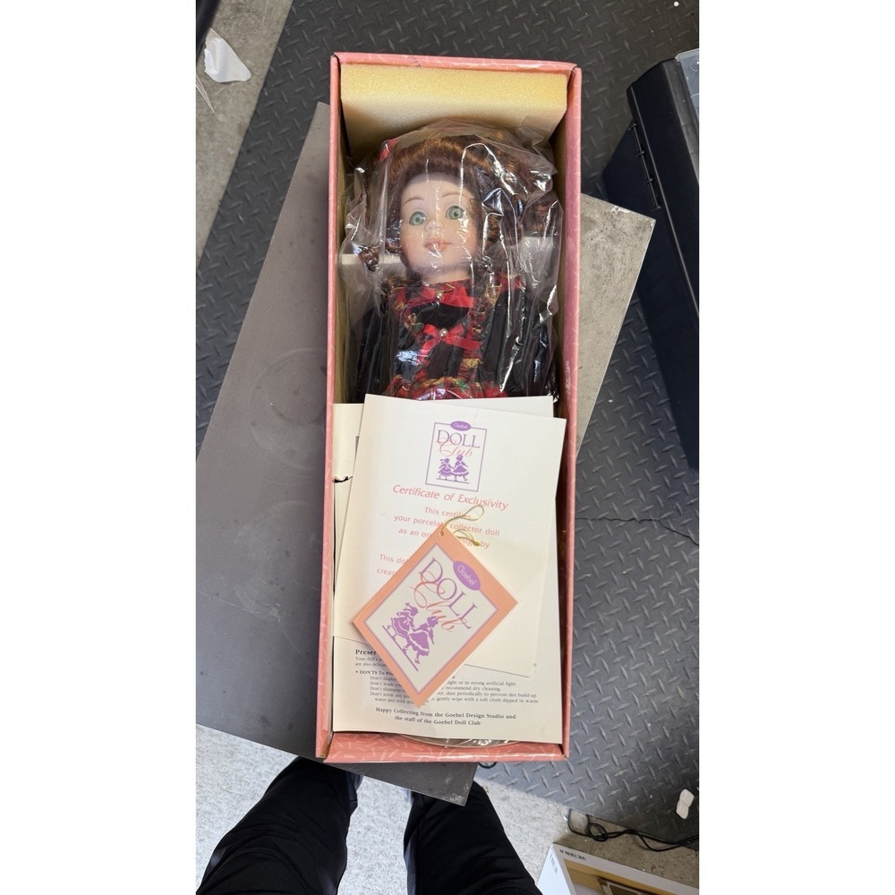 Goebel Doll Club Bette‎ Ball II Porcelain Doll Item 911306 w/ Box Papers